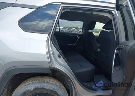 2021 Toyota Rav4 Le z USA, uszkodzony, nr VIN JTMG1RFV2MD073002